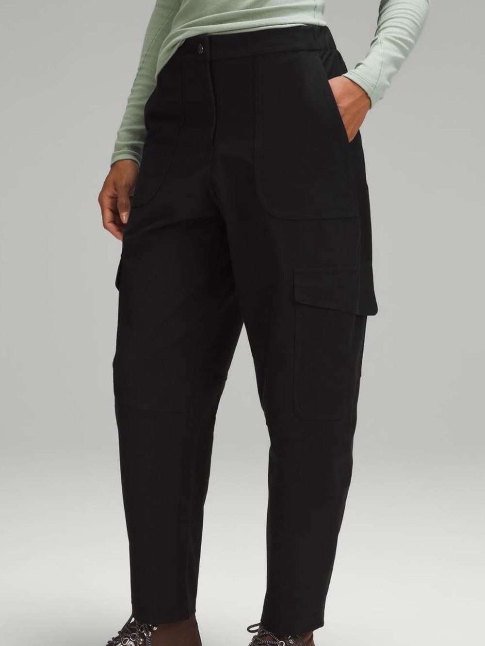 Lululemon Women’s 32 (Fits 34) Light Utilitech Cargo Pocket HighRise Pant W5ENBS